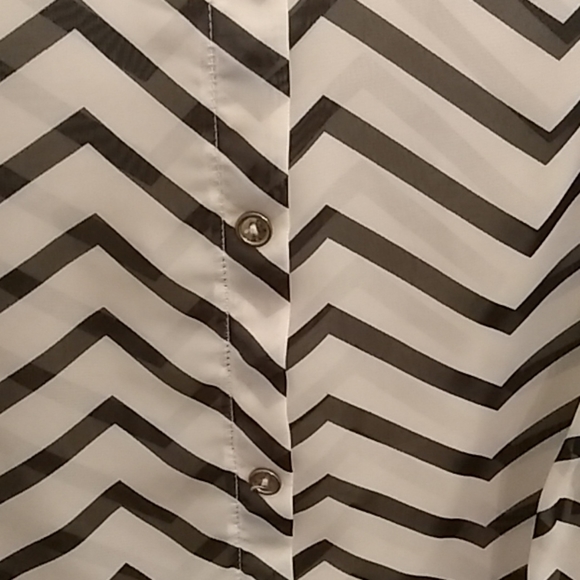 EUC Small  Semi-sheer off-white/black top - Picture 5 of 6